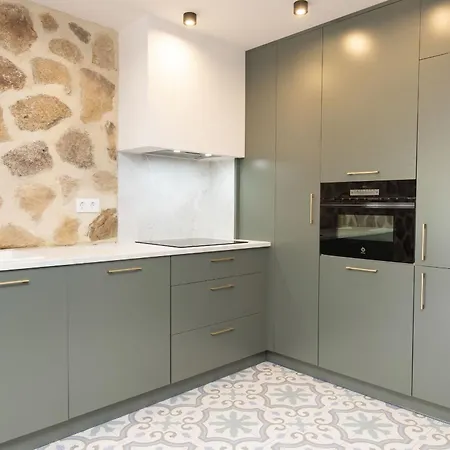 Partacua By Bevalle Daire