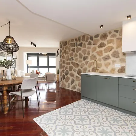 Partacua By Bevalle Daire *